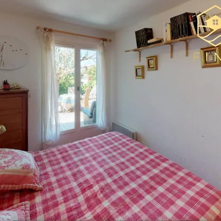 Appartement Saint-cyr-sur-mer, 2 Pieces, 4 Personnes - Fr-1-770-2 *